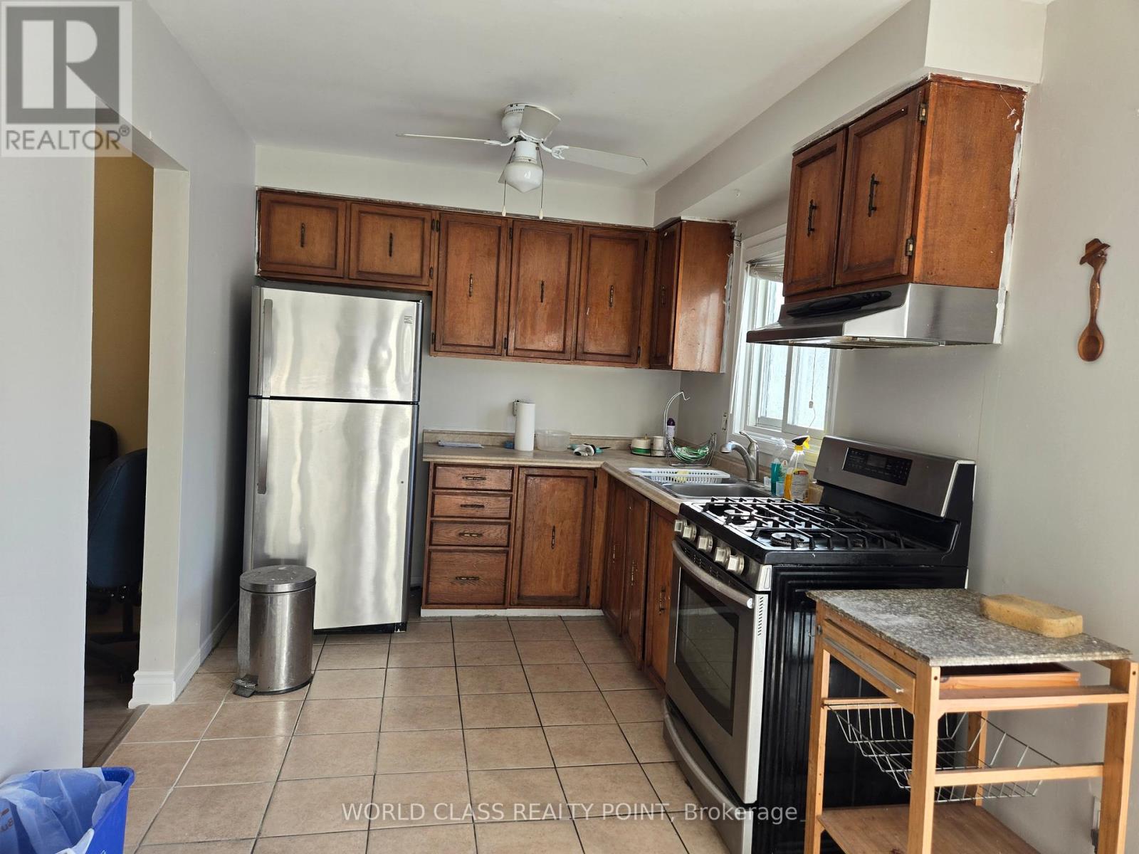 121 Purvis Crescent, Toronto, Ontario  M1B 1H8 - Photo 6 - E12660870