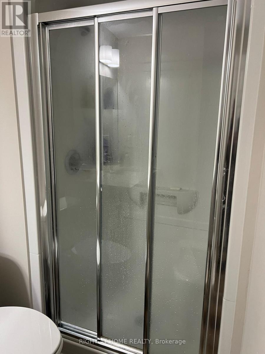 407 - 610 Farmstead Drive, Milton, Ontario  L9T 8X5 - Photo 16 - W12657798