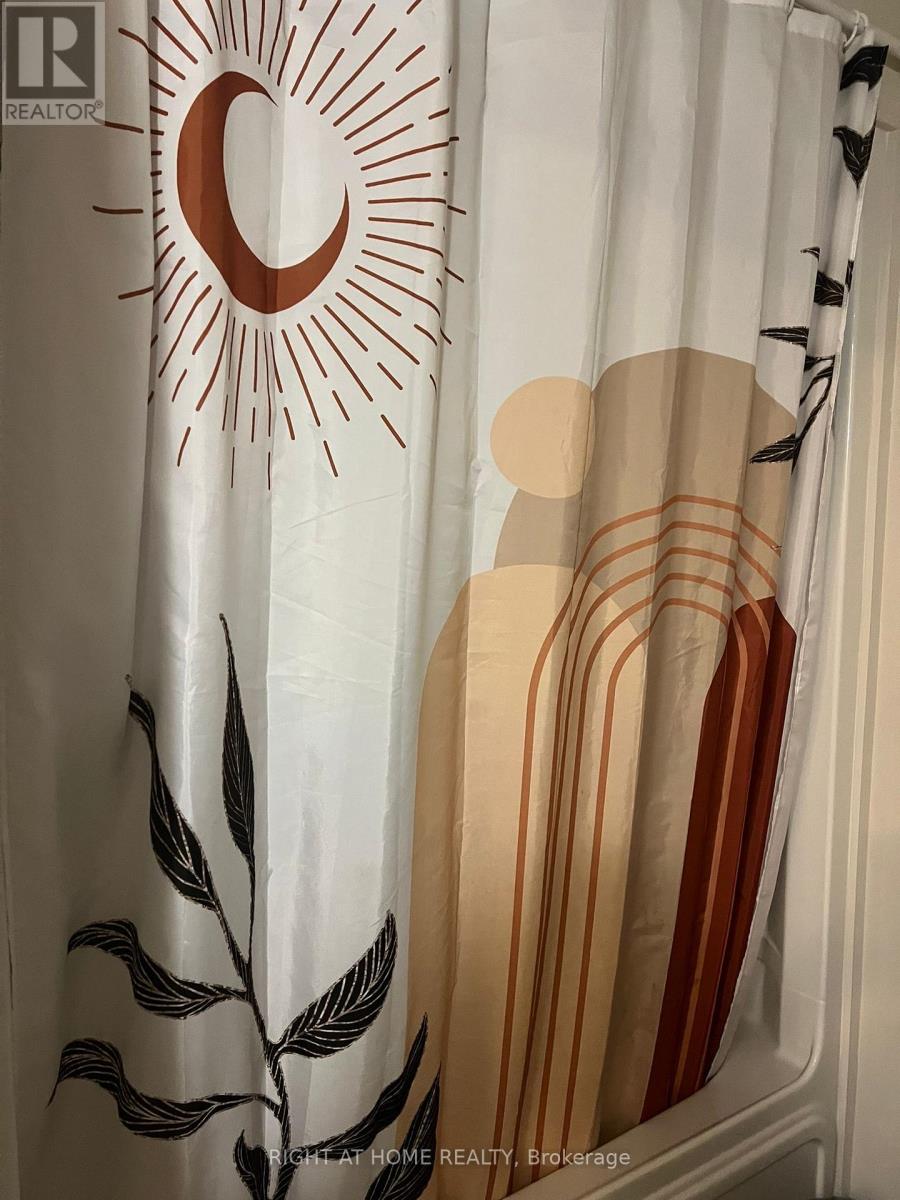 407 - 610 Farmstead Drive, Milton, Ontario  L9T 8X5 - Photo 17 - W12657798