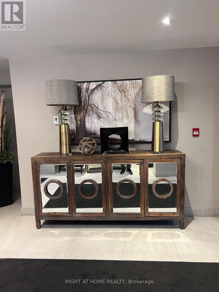 407 - 610 Farmstead Drive, Milton, Ontario  L9T 8X5 - Photo 8 - W12657798