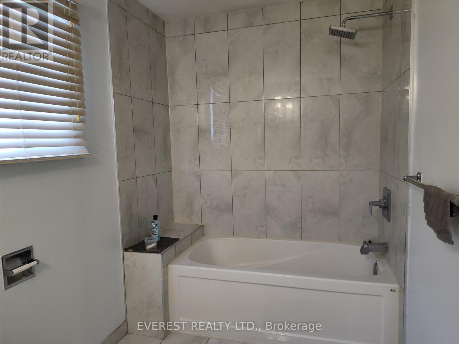 31 Merganser Crescent, Brampton, Ontario  L6W 4G2 - Photo 17 - W12660612