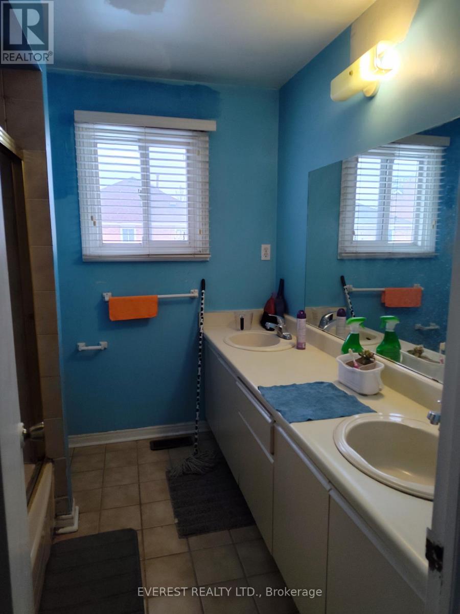 31 Merganser Crescent, Brampton, Ontario  L6W 4G2 - Photo 20 - W12660612