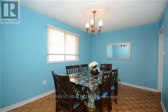 31 Merganser Crescent, Brampton, Ontario  L6W 4G2 - Photo 7 - W12660612