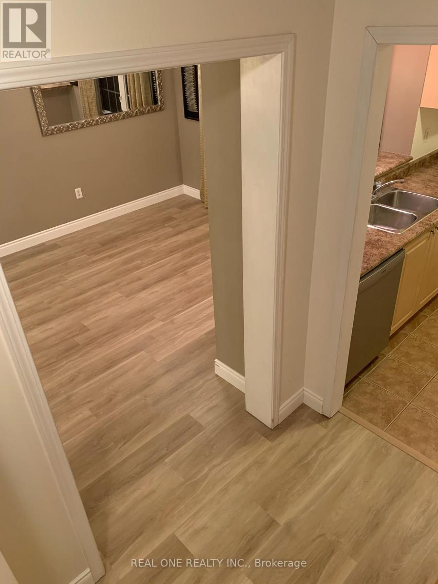 3036 Dewridge Avenue, Oakville, Ontario  L6M 5H9 - Photo 4 - W12660634