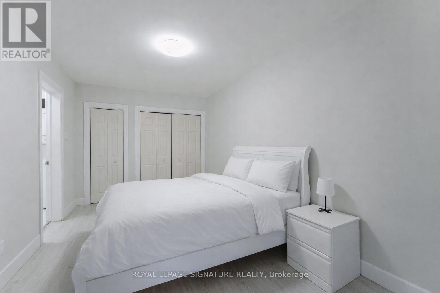 #rear - 713 The Queensway, Toronto, Ontario  M8Y 1L2 - Photo 12 - W12660658