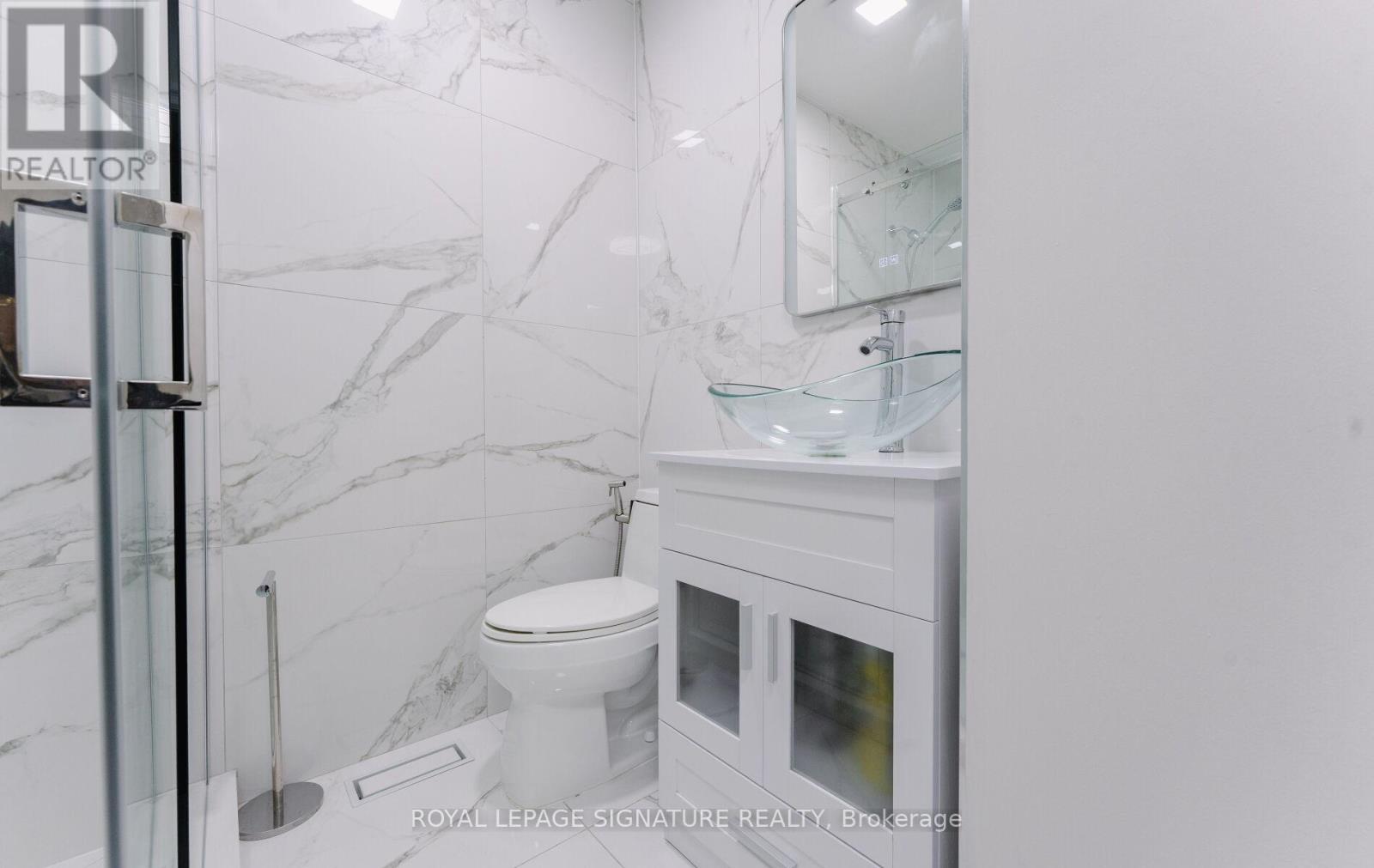 #rear - 713 The Queensway, Toronto, Ontario  M8Y 1L2 - Photo 14 - W12660658