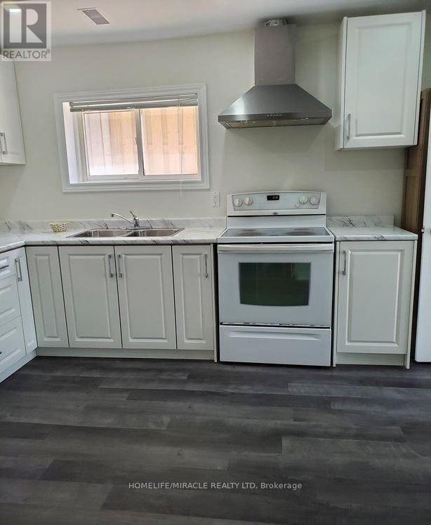 Lower - 42 Rotherglen Court, Brampton, Ontario  L6X 2S1 - Photo 2 - W12660704