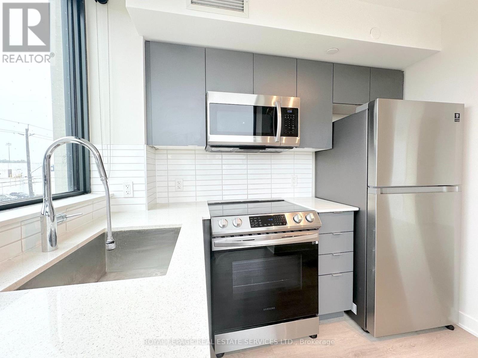 308 - 3385 Dundas Street W, Toronto, Ontario  M6S 2S2 - Photo 6 - W12660714