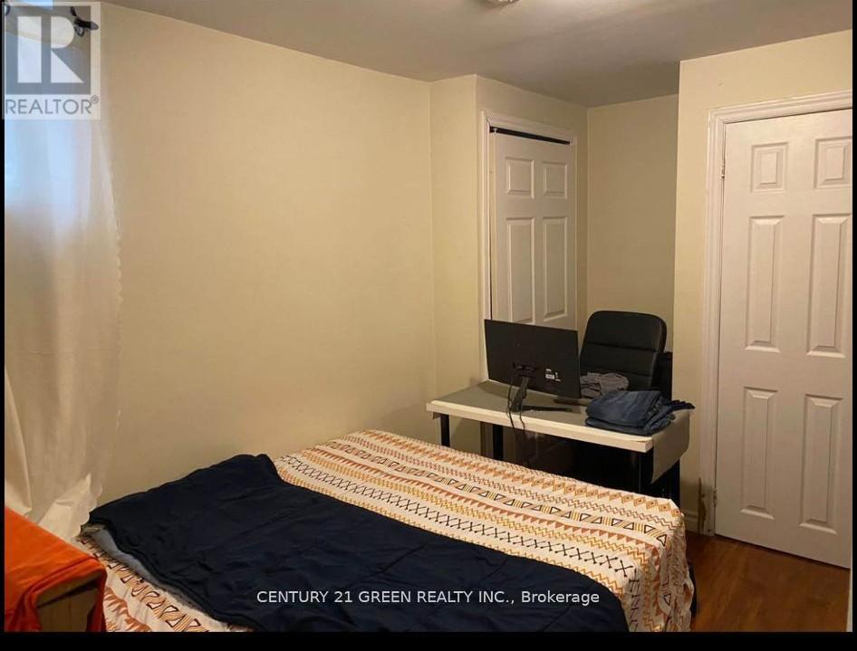 Bsmt - 5623 Whitehorn Avenue, Mississauga, Ontario  L5V 2H1 - Photo 4 - W12660734