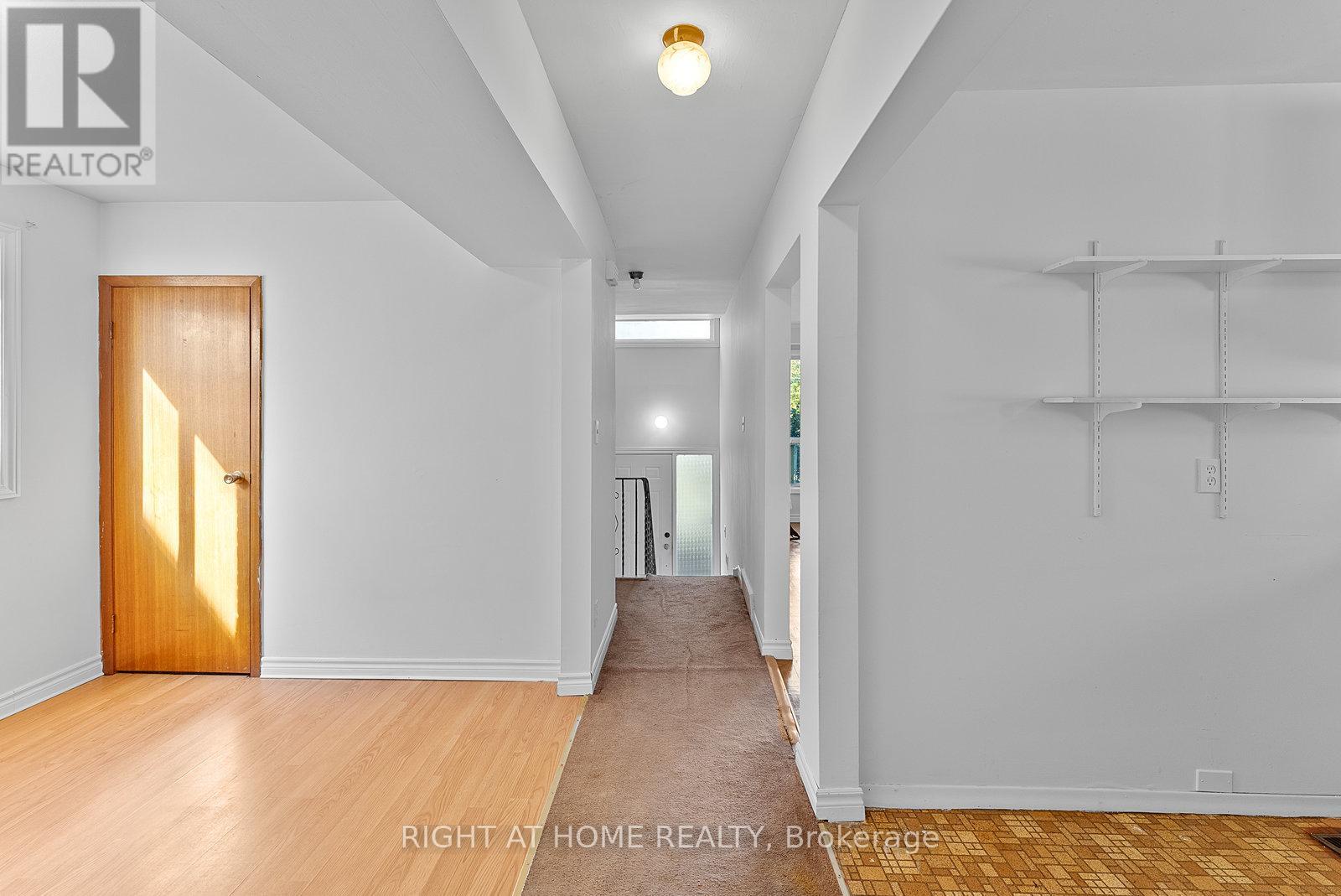 160 Varsity Road, Toronto, Ontario  M6S 4P3 - Photo 10 - W12660752