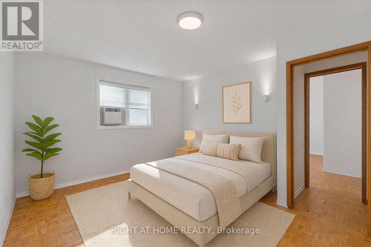 160 Varsity Road, Toronto, Ontario  M6S 4P3 - Photo 23 - W12660752