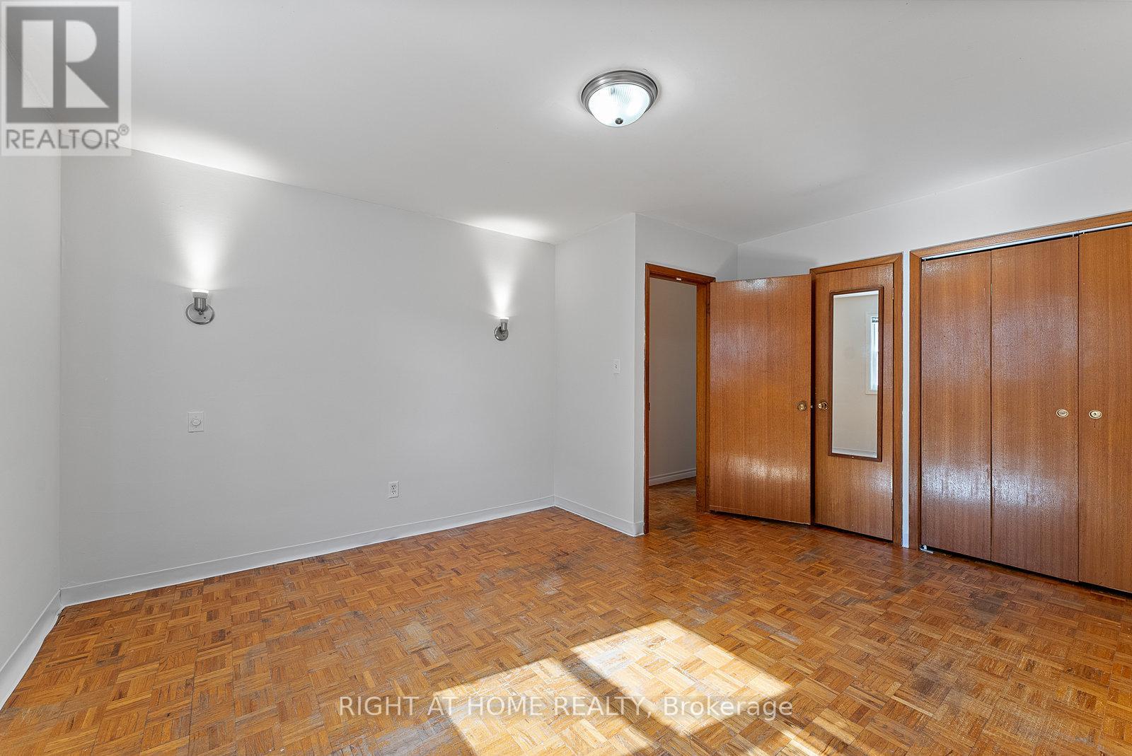 160 Varsity Road, Toronto, Ontario  M6S 4P3 - Photo 24 - W12660752