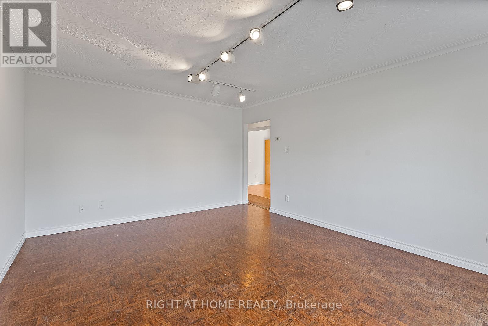 160 Varsity Road, Toronto, Ontario  M6S 4P3 - Photo 9 - W12660752