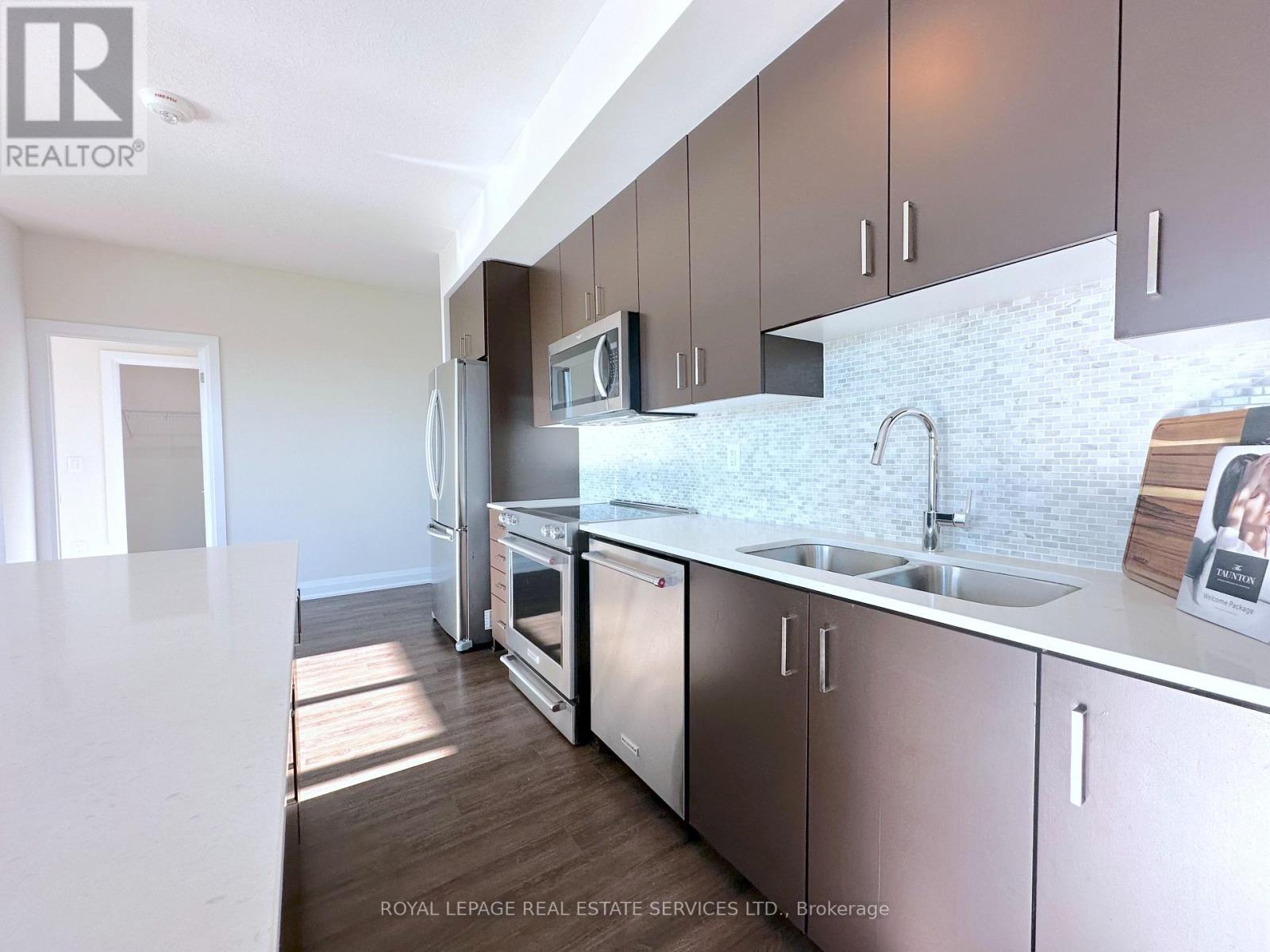 328 - 2333 Taunton Road, Oakville, Ontario  L6H 0N5 - Photo 4 - W12660822