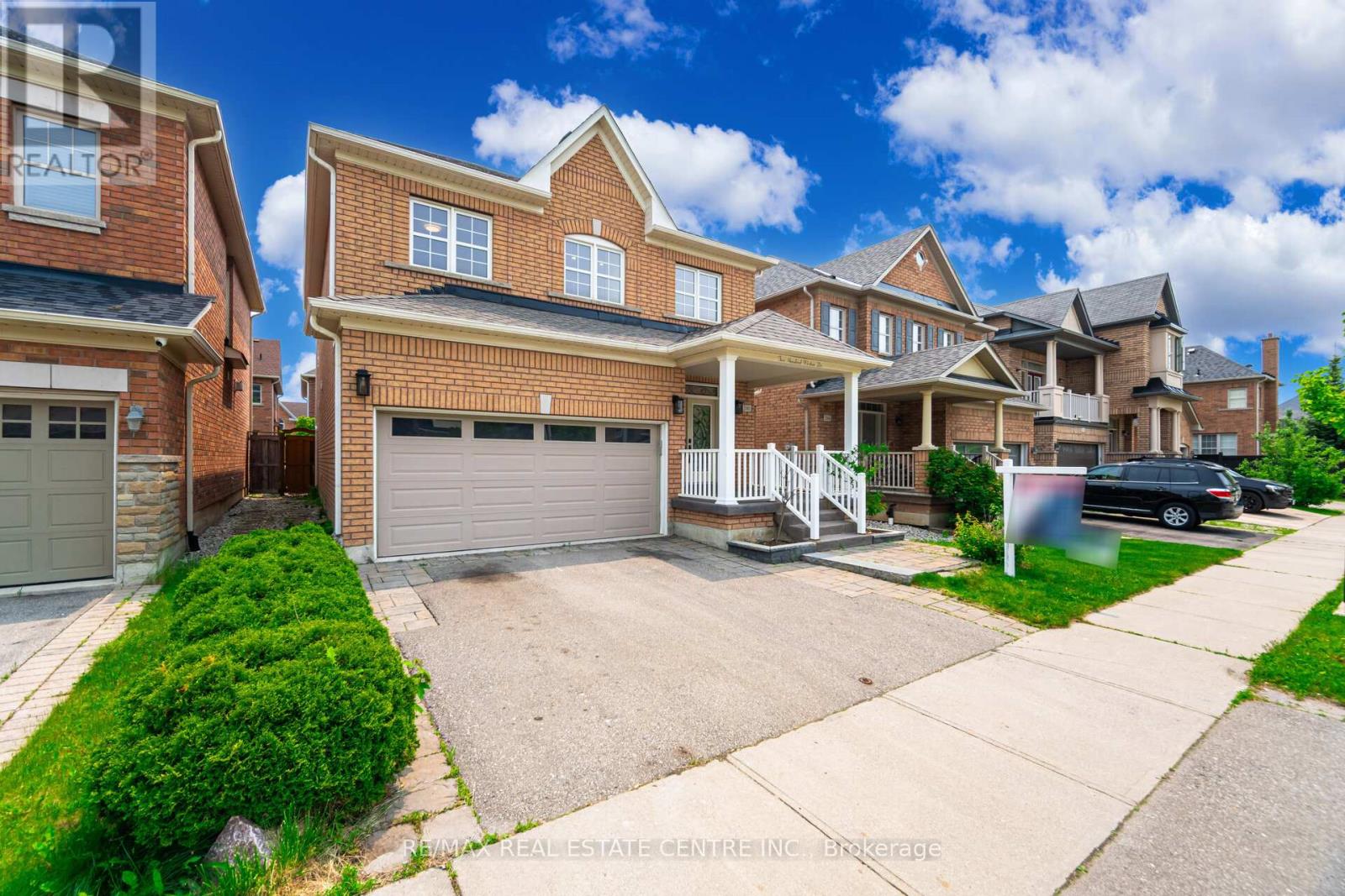 200 Weston Drive, Milton, Ontario  L9T 0V1 - Photo 3 - W12660850