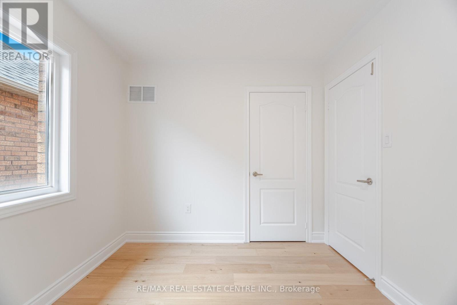 200 Weston Drive, Milton, Ontario  L9T 0V1 - Photo 43 - W12660850