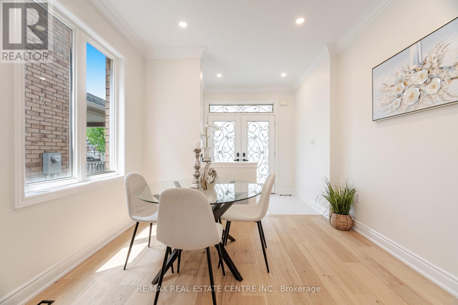 200 Weston Drive, Milton, Ontario  L9T 0V1 - Photo 8 - W12660850