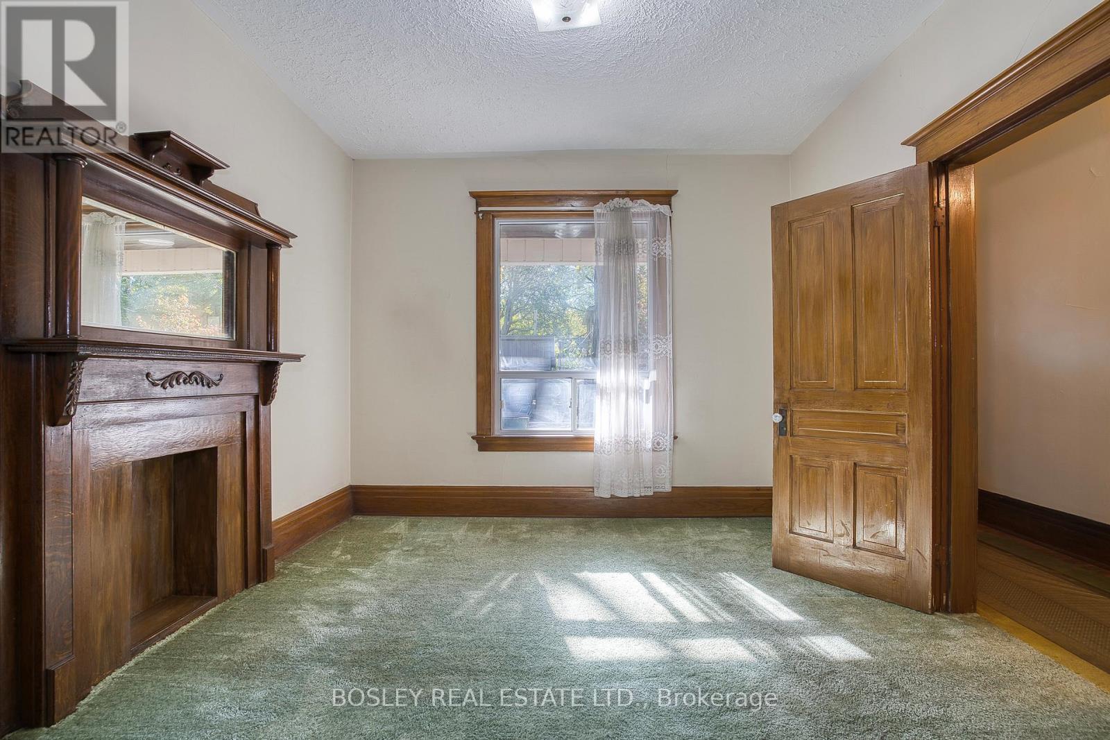 76 Pearson Avenue, Toronto, Ontario  M6R 1G5 - Photo 11 - W12660890