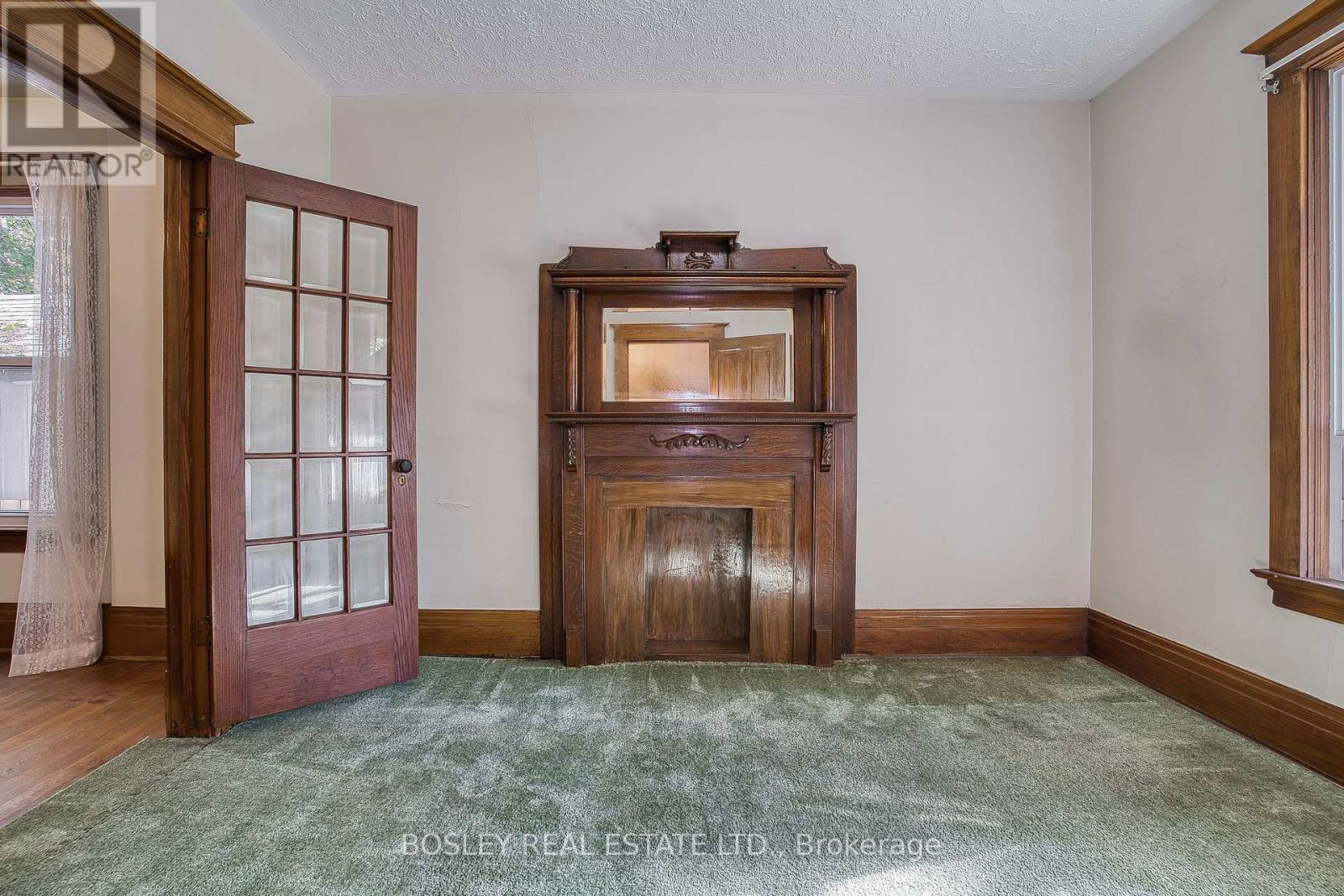 76 Pearson Avenue, Toronto, Ontario  M6R 1G5 - Photo 13 - W12660890