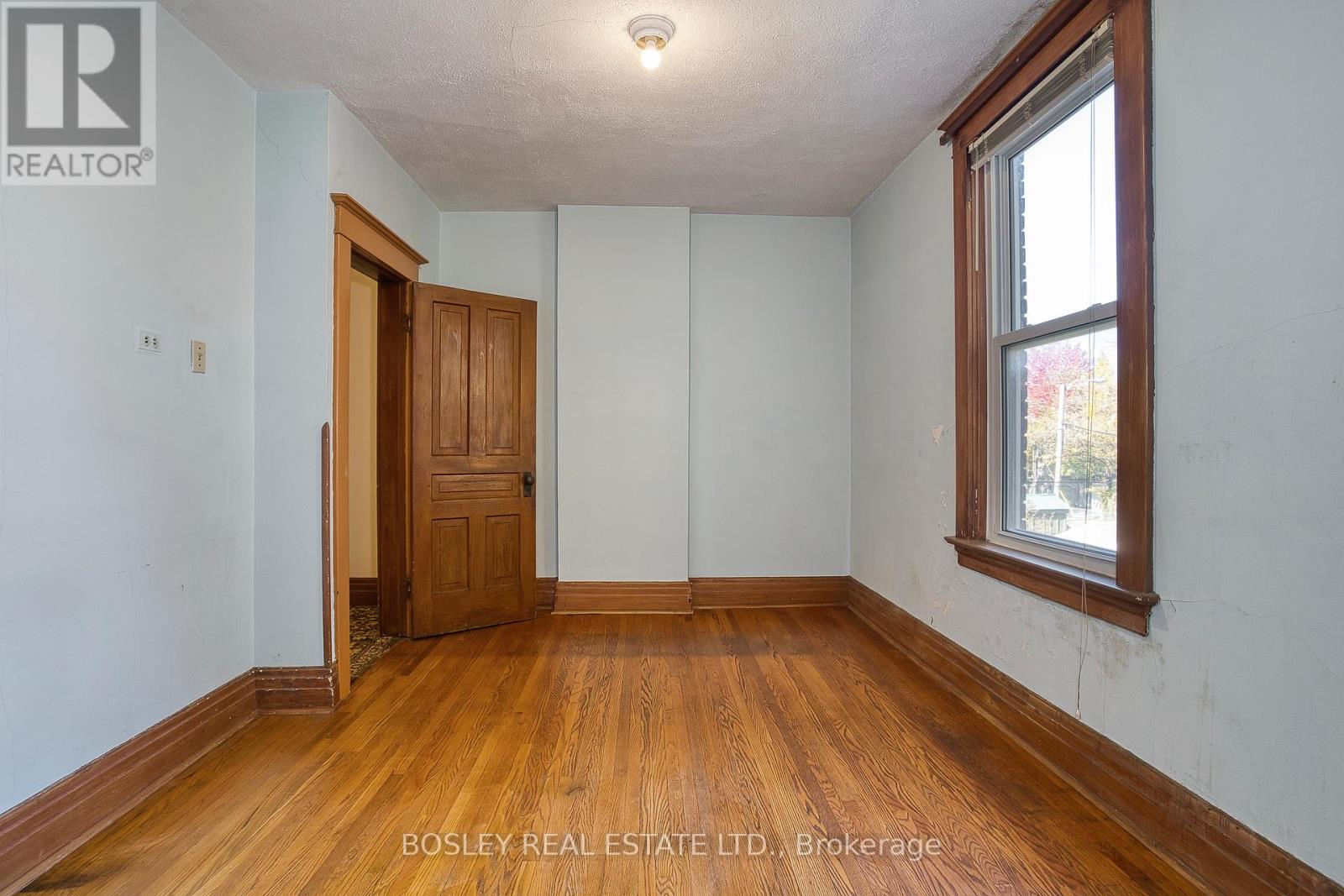 76 Pearson Avenue, Toronto, Ontario  M6R 1G5 - Photo 23 - W12660890