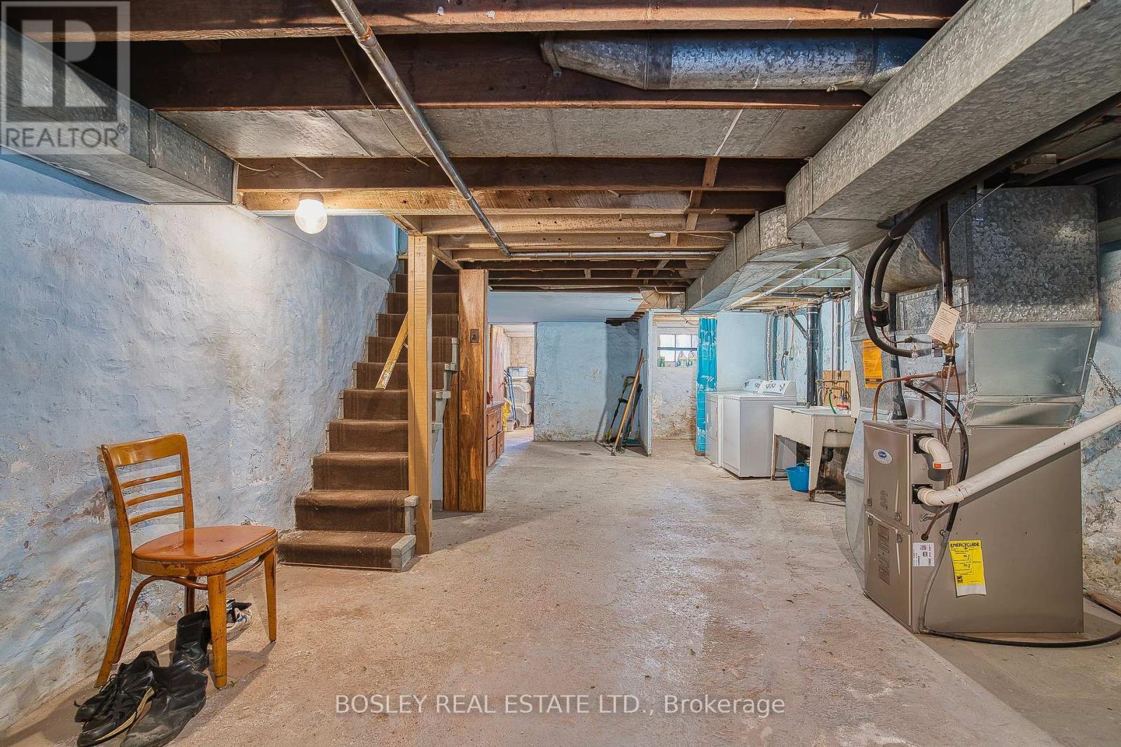 76 Pearson Avenue, Toronto, Ontario  M6R 1G5 - Photo 33 - W12660890