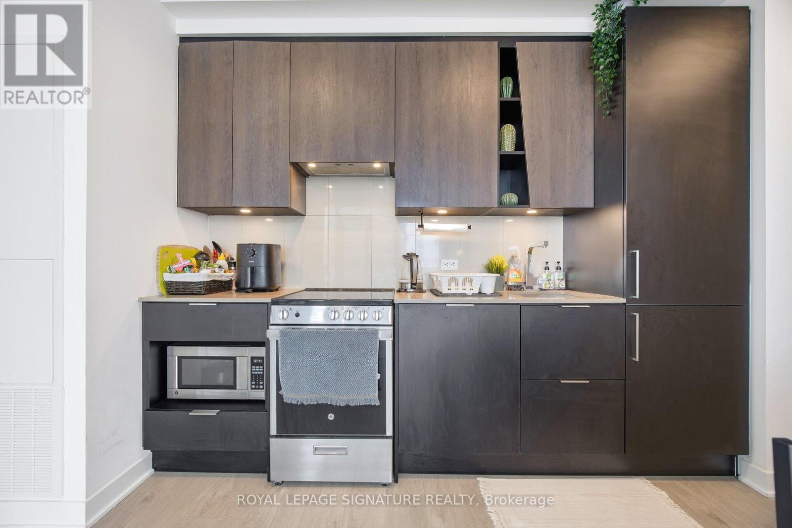 3006 - 3900 Confederation Parkway, Mississauga, Ontario  L5B 0M3 - Photo 11 - W12660900