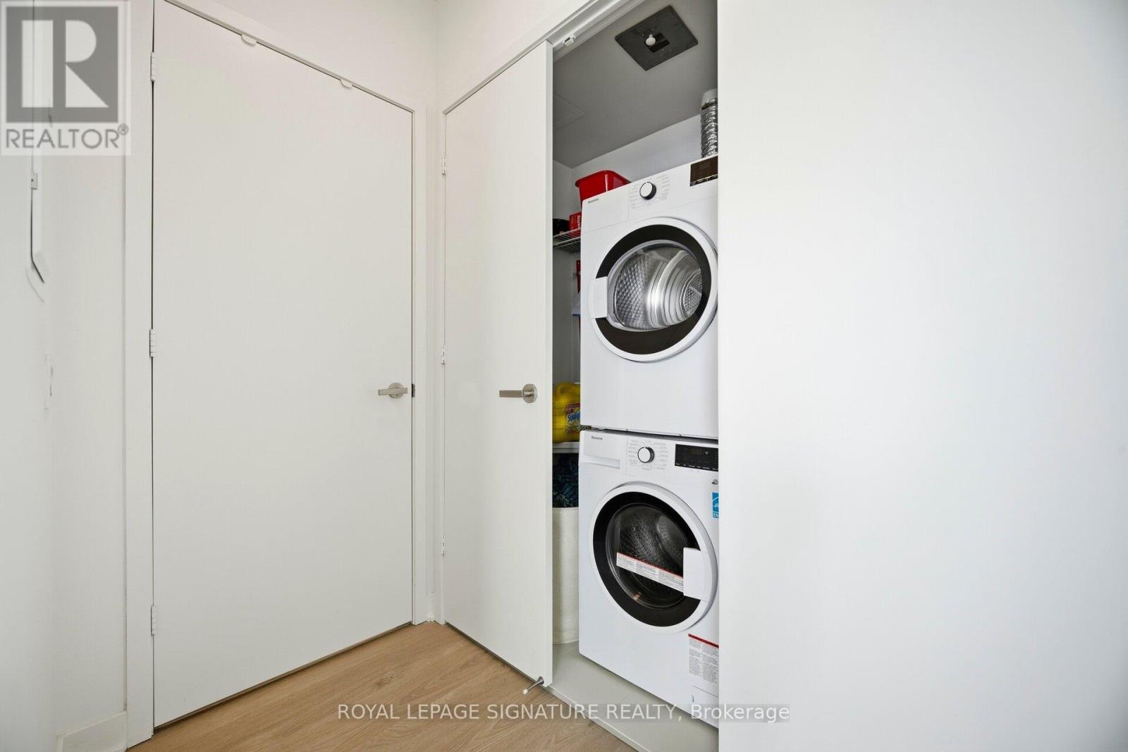 3006 - 3900 Confederation Parkway, Mississauga, Ontario  L5B 0M3 - Photo 24 - W12660900