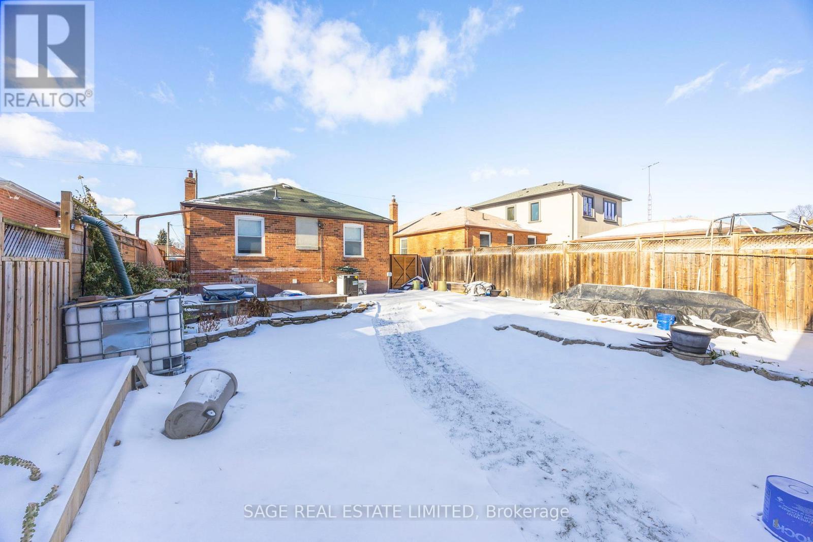 73 Cynthia Road, Toronto, Ontario  M6N 2P8 - Photo 15 - W12660912