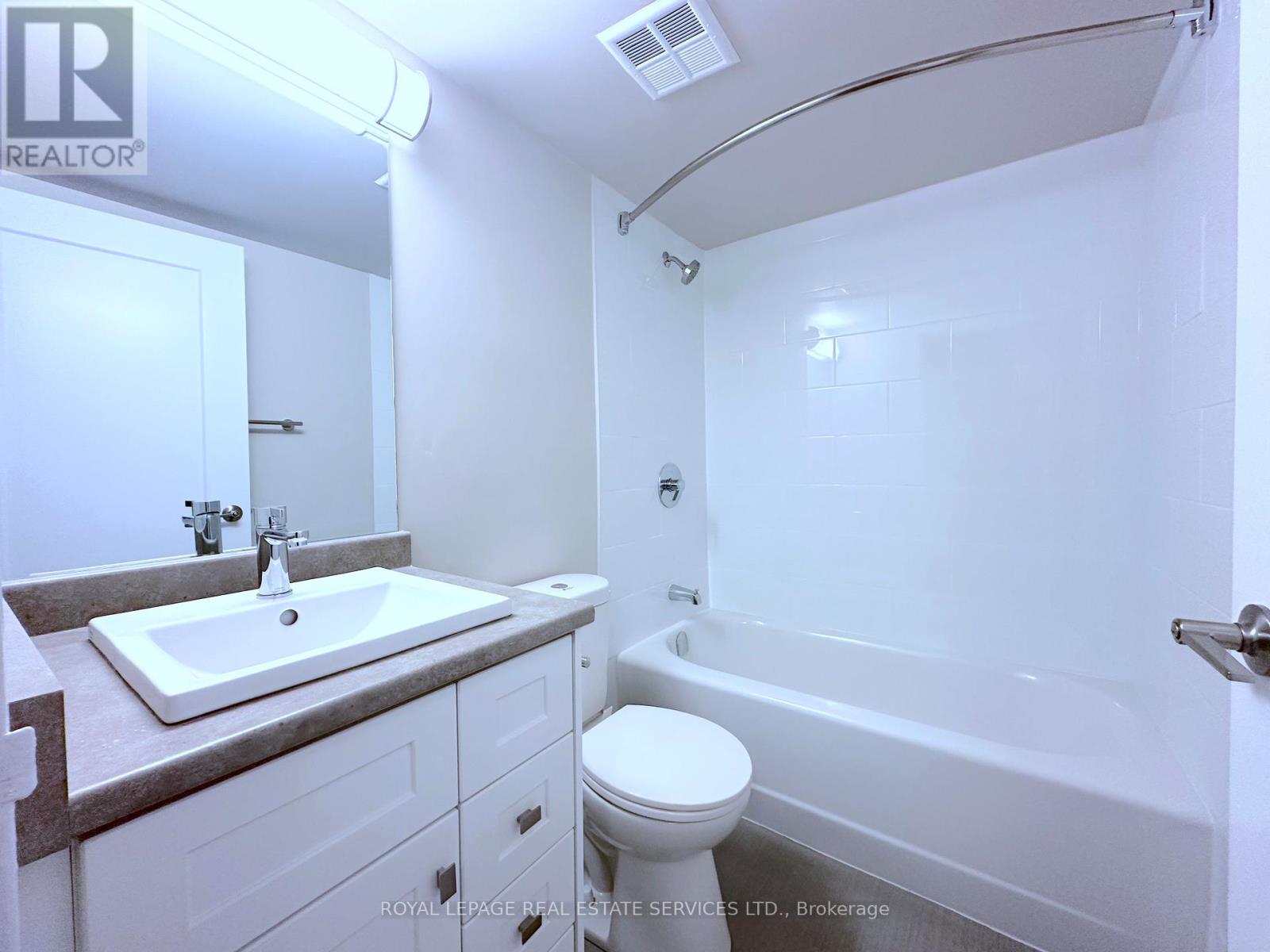 103 - 190 Clark Boulevard, Brampton, Ontario  L6T 4A8 - Photo 14 - W12660926