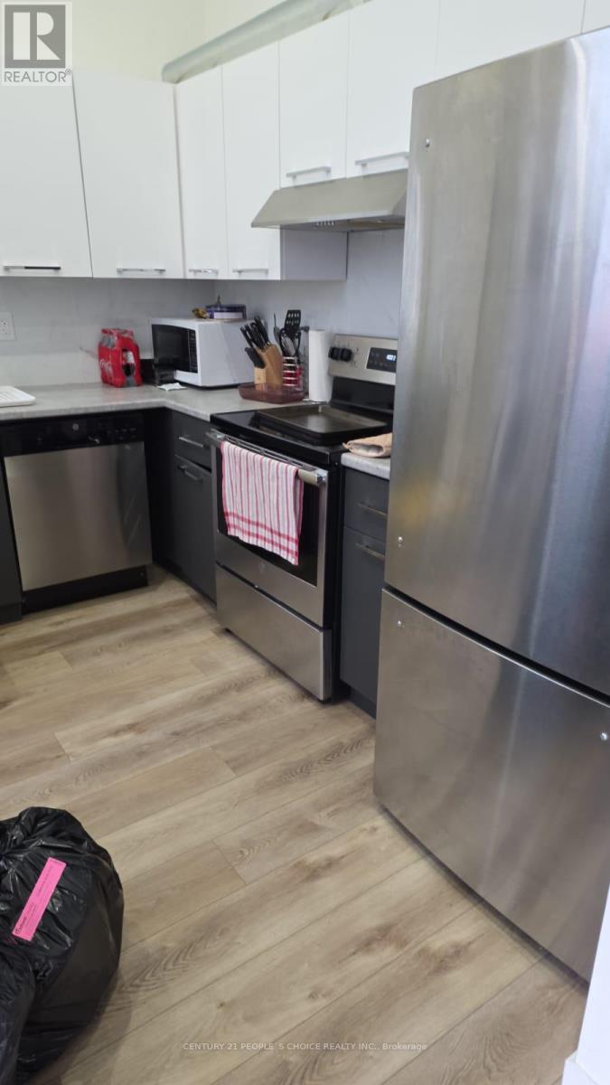 3 - 692 Dundas Street, Woodstock, Ontario  N4S 1E6 - Photo 2 - X12590936