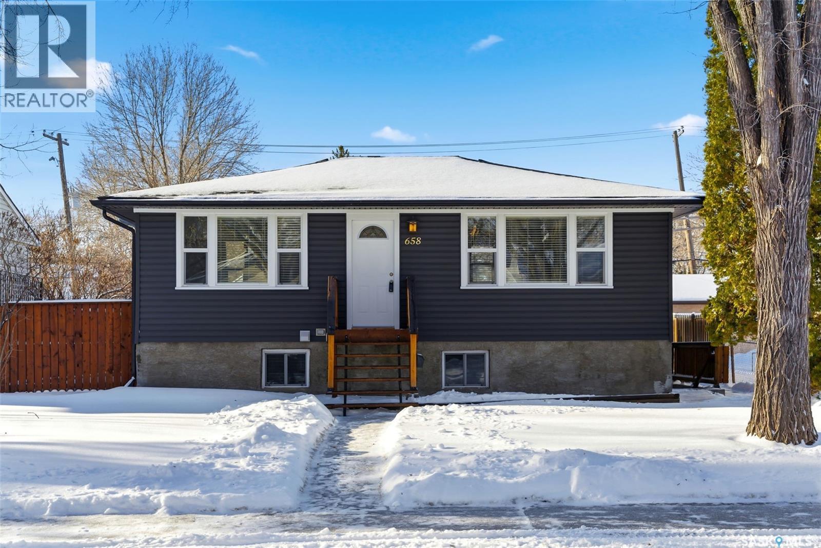 658 Princess Street, Regina, Saskatchewan  S4T 3X5 - Photo 2 - SK026187