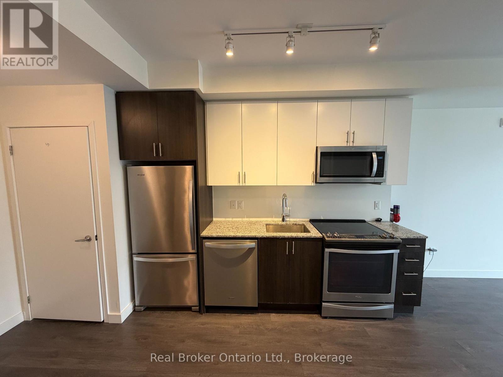 311 - 210 Sabina Drive, Oakville, Ontario  L6H 0W6 - Photo 20 - W12540620