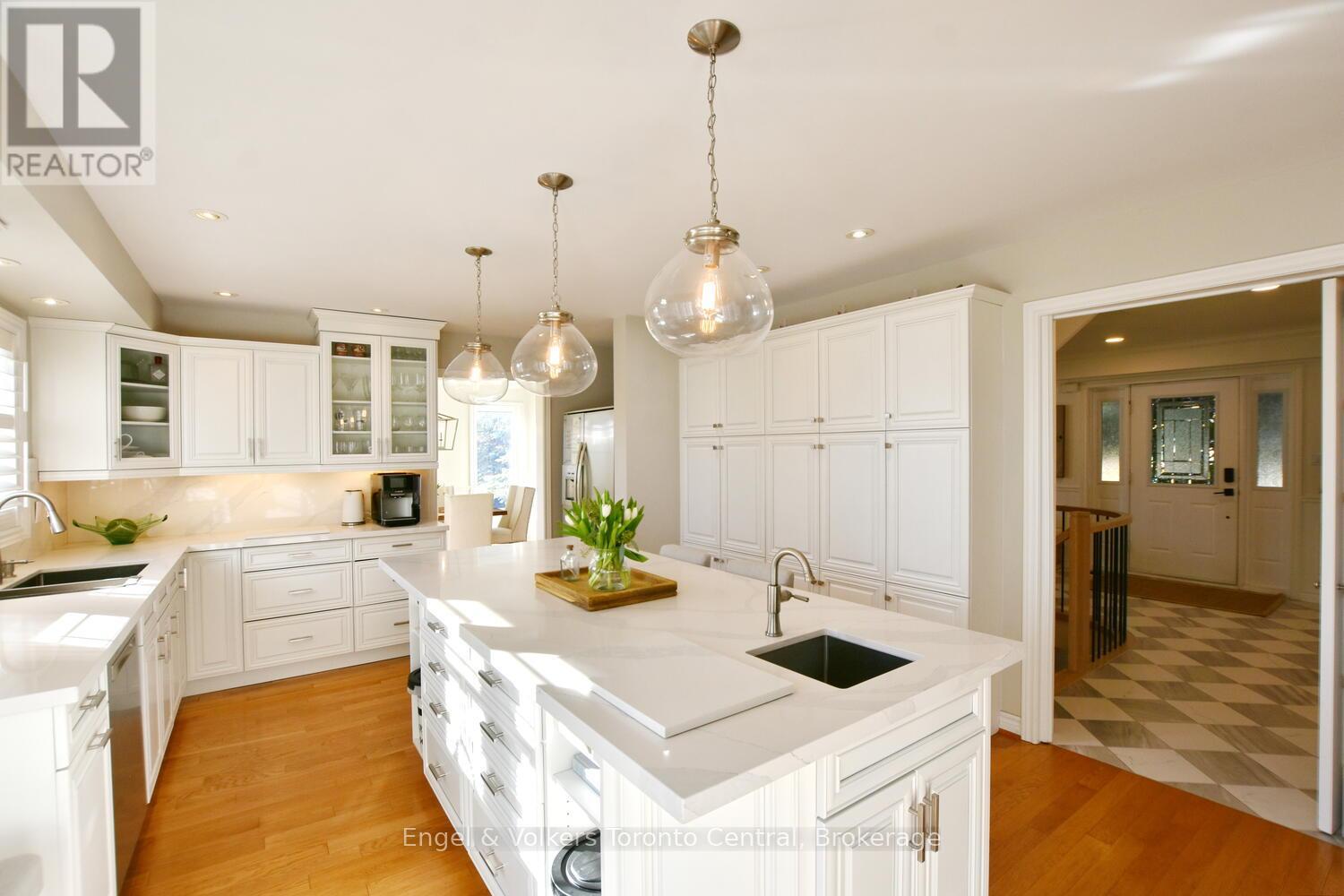 55 Highland Drive, Oro-Medonte, Ontario  L0L 2L0 - Photo 13 - S12542354