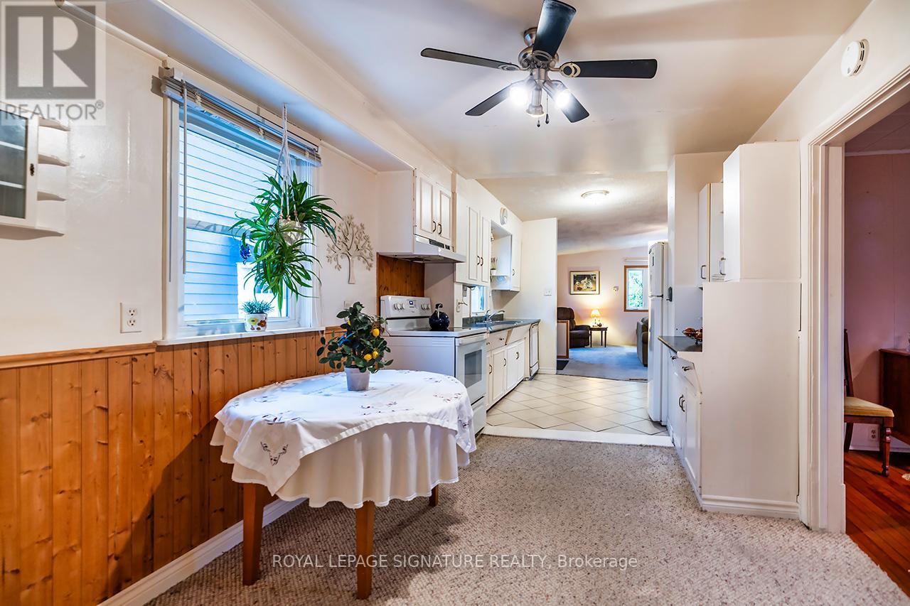 9 South Charles Street, Quinte West, Ontario  K8V 2R8 - Photo 11 - X12660732