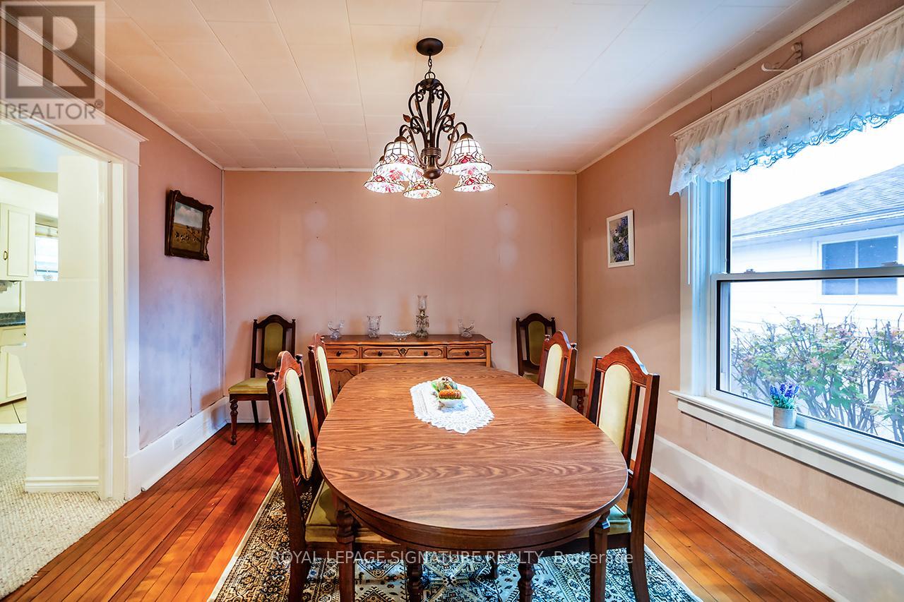 9 South Charles Street, Quinte West, Ontario  K8V 2R8 - Photo 7 - X12660732