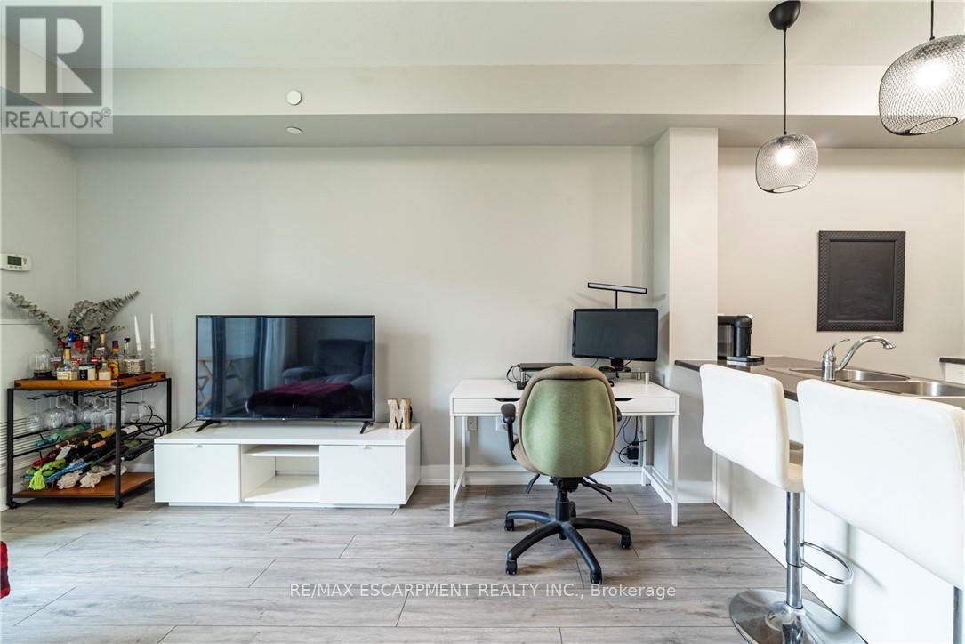 226 - 125 Shoreview Place, Hamilton, Ontario  L8E 0K3 - Photo 4 - X12660830