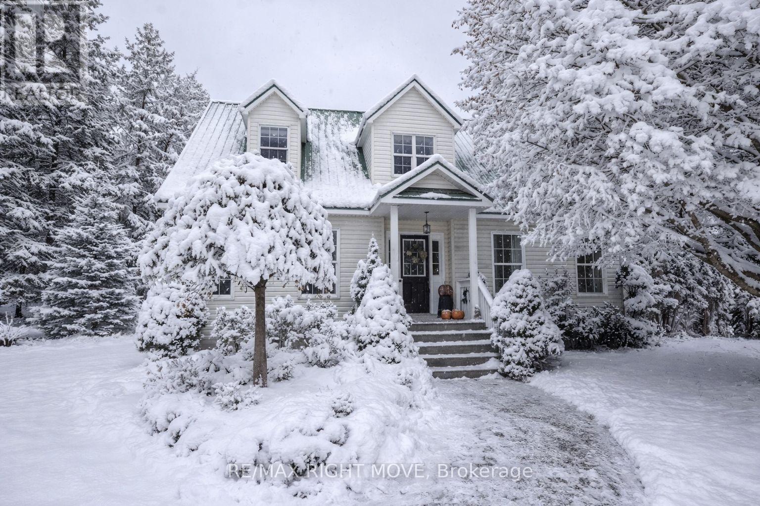 4043 Digby Drive, Severn, Ontario  L3V 0X4 - Photo 1 - S12456315