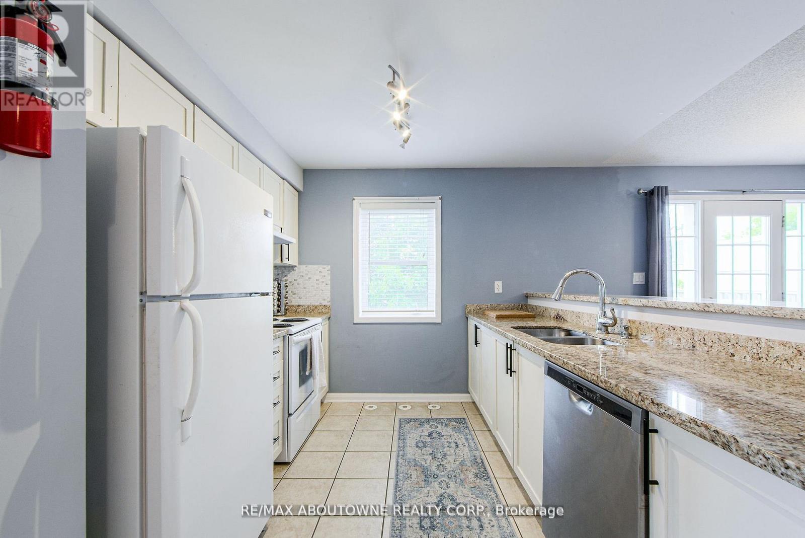 911 Deverell Place, Milton, Ontario  L9T 0M2 - Photo 12 - W12660702