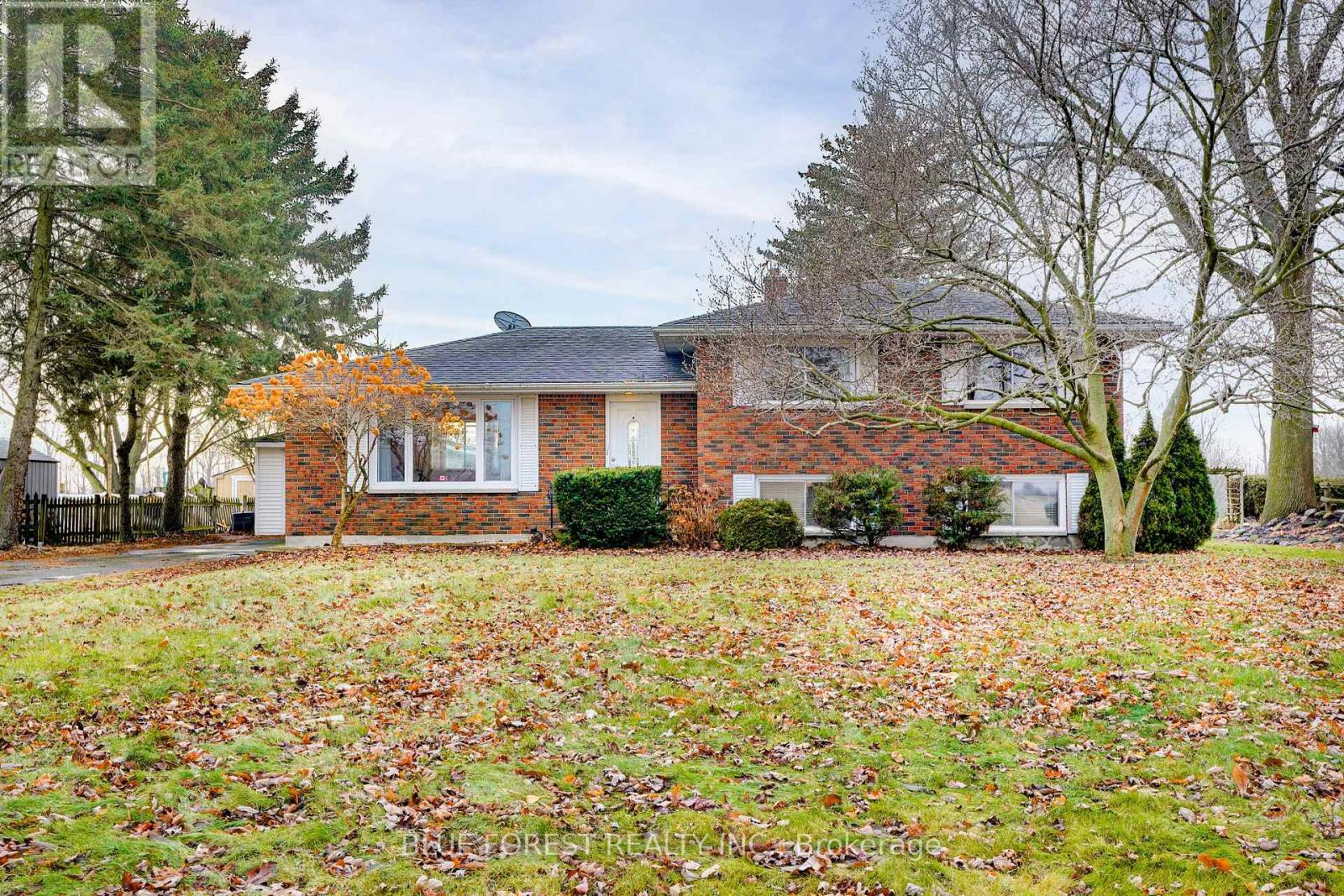 10915 Graham Road, West Elgin, Ontario  N0L 2P0 - Photo 1 - X12660936