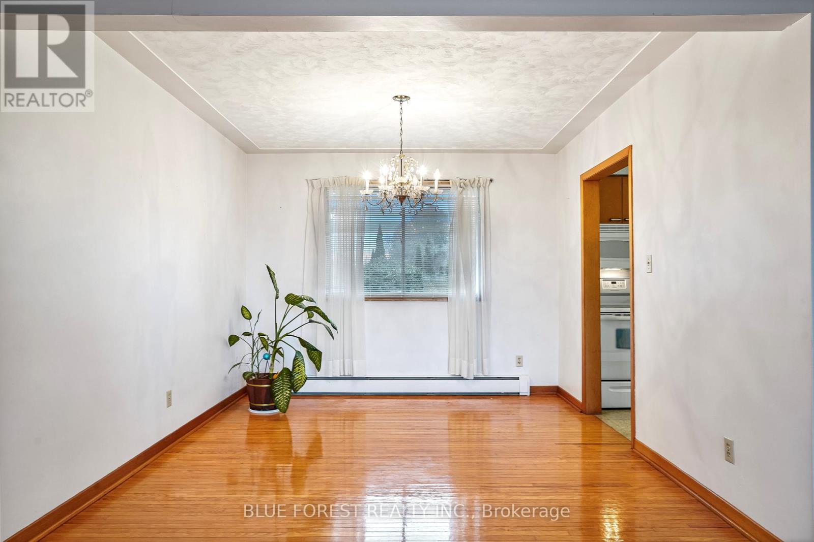 10915 Graham Road, West Elgin, Ontario  N0L 2P0 - Photo 11 - X12660936