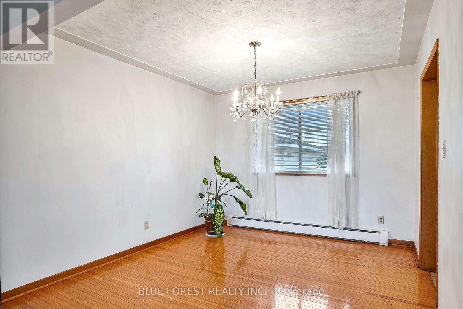 10915 Graham Road, West Elgin, Ontario  N0L 2P0 - Photo 12 - X12660936