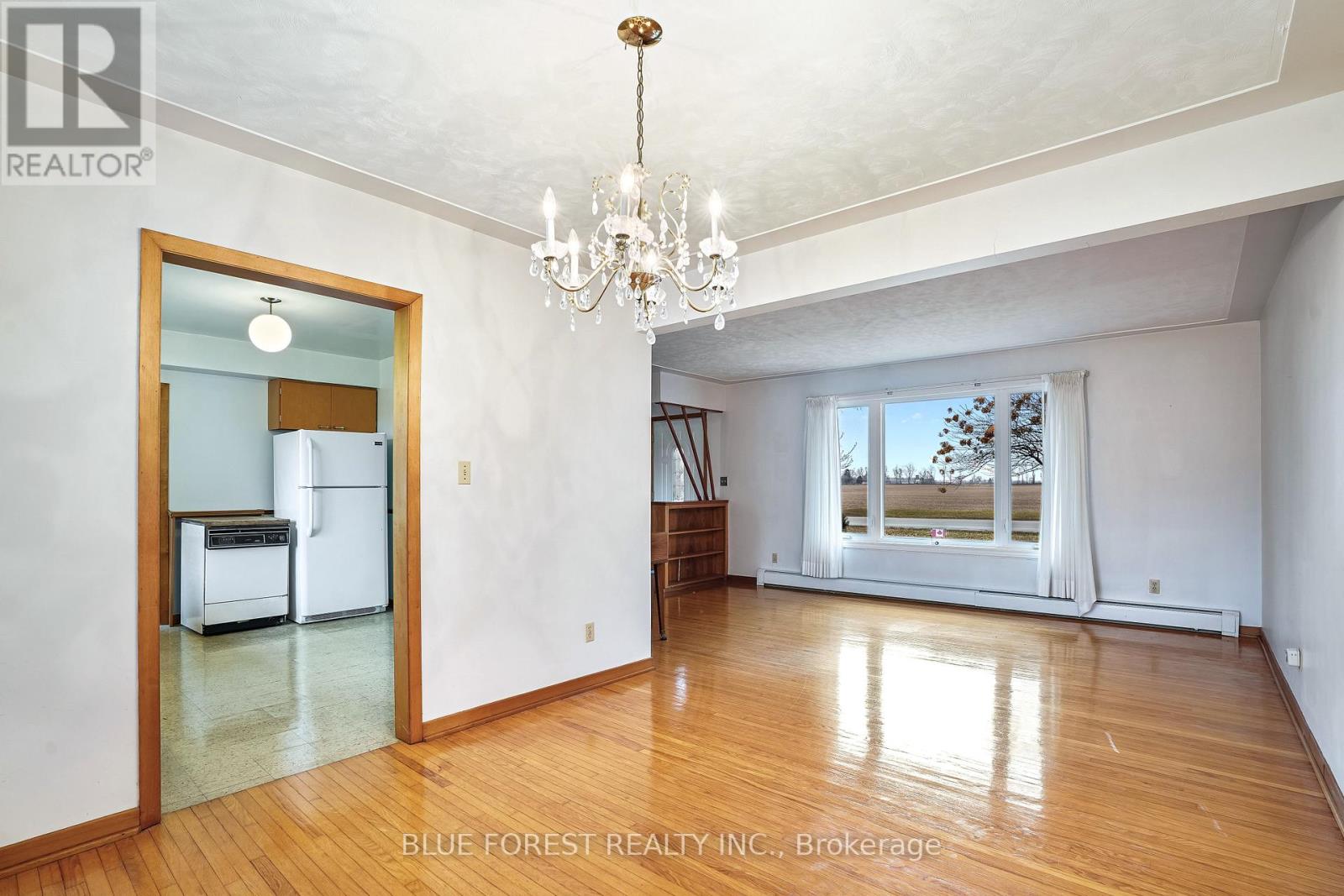 10915 Graham Road, West Elgin, Ontario  N0L 2P0 - Photo 13 - X12660936