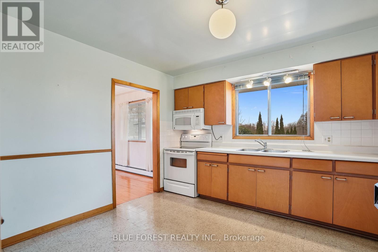 10915 Graham Road, West Elgin, Ontario  N0L 2P0 - Photo 15 - X12660936