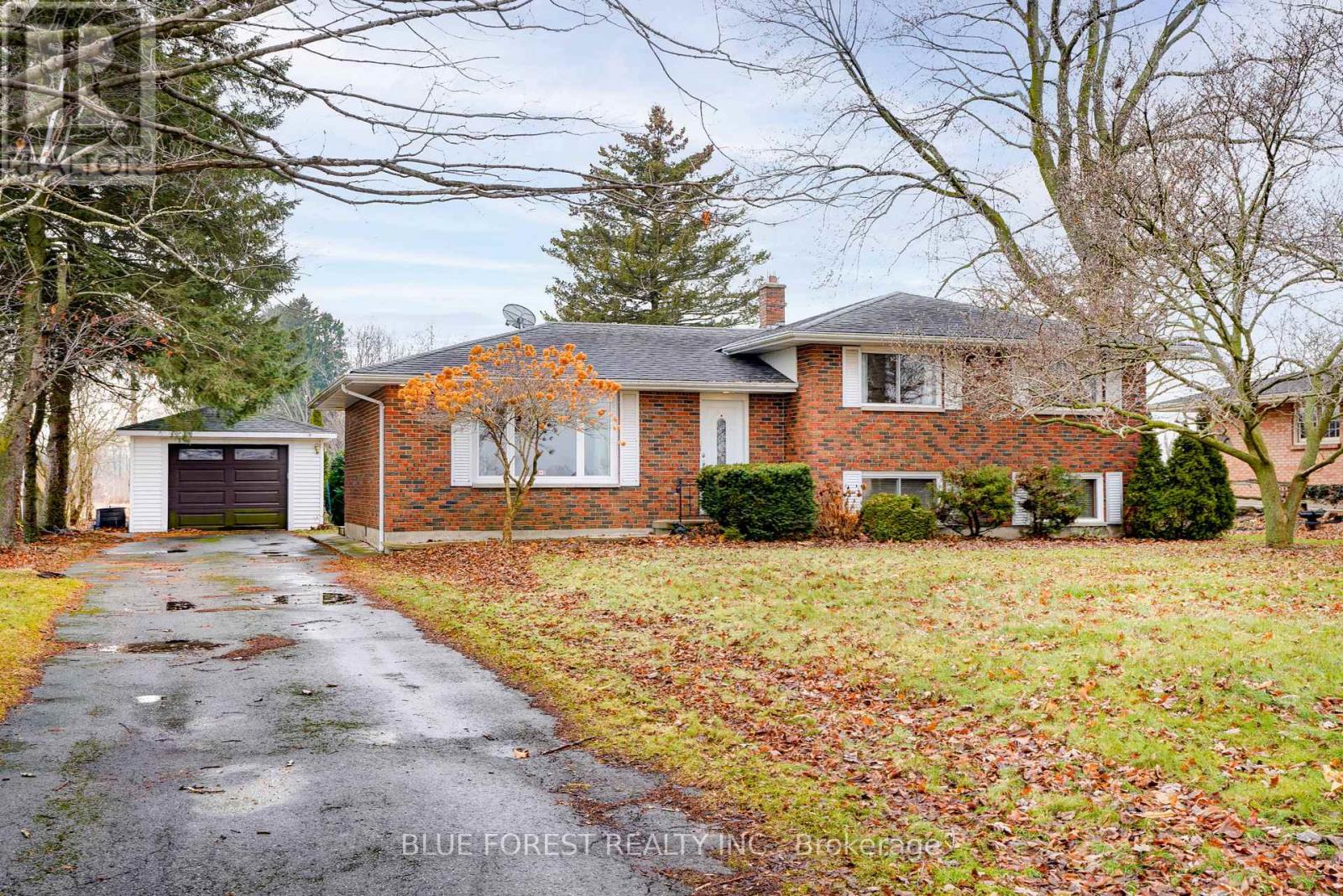 10915 Graham Road, West Elgin, Ontario  N0L 2P0 - Photo 2 - X12660936