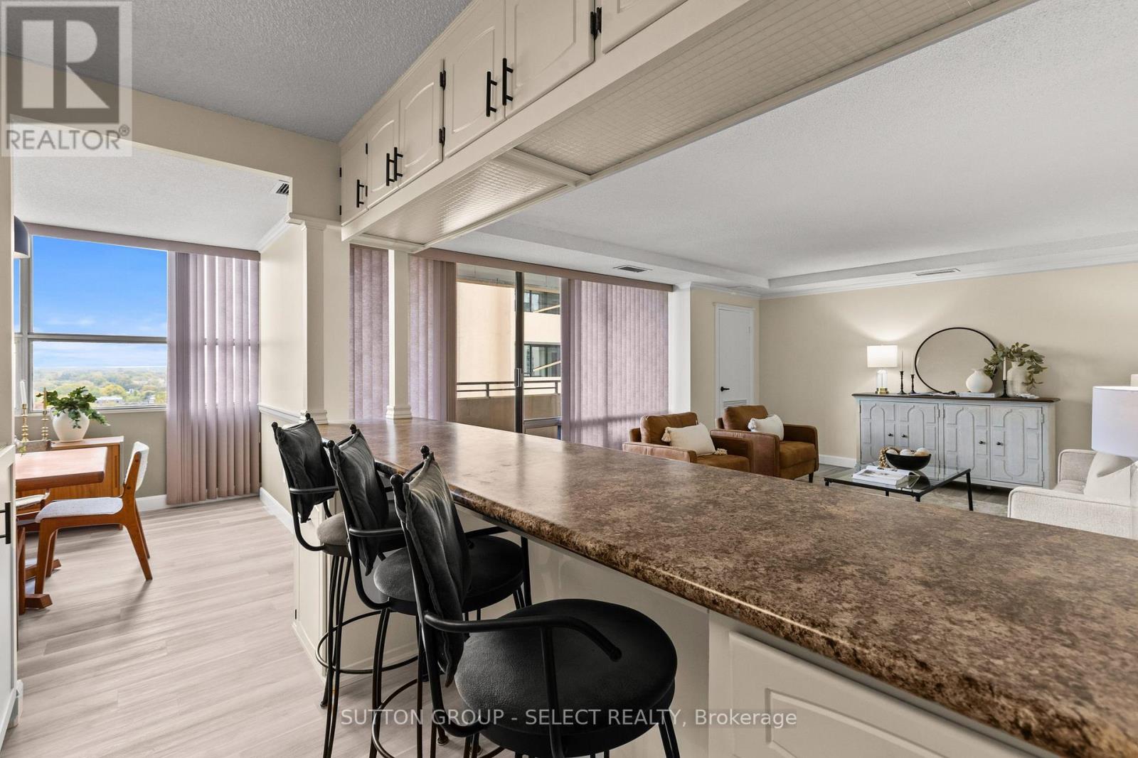 1702 - 380 King Street, London East, Ontario  N6B 3L6 - Photo 15 - X12660996