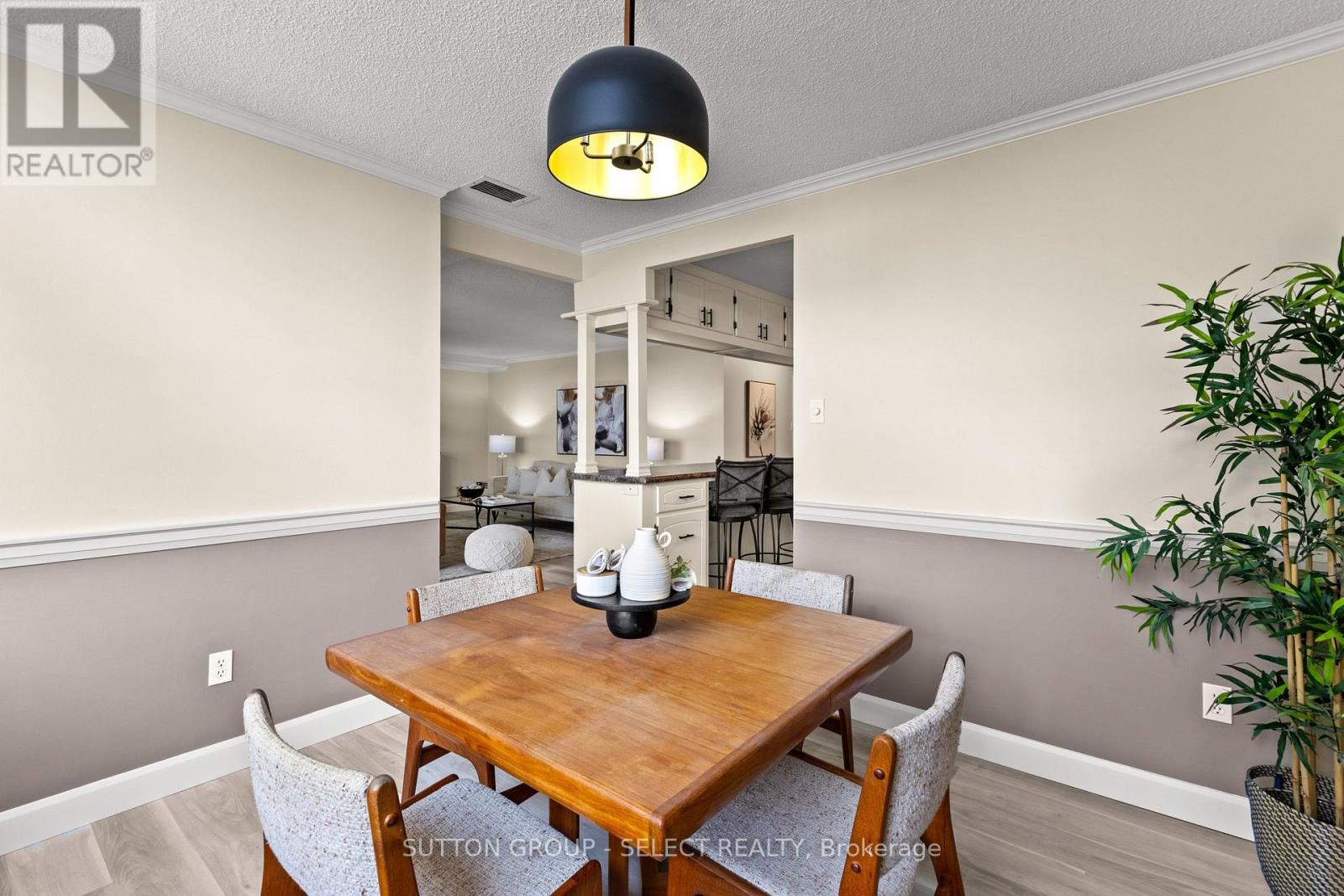 1702 - 380 King Street, London East, Ontario  N6B 3L6 - Photo 17 - X12660996