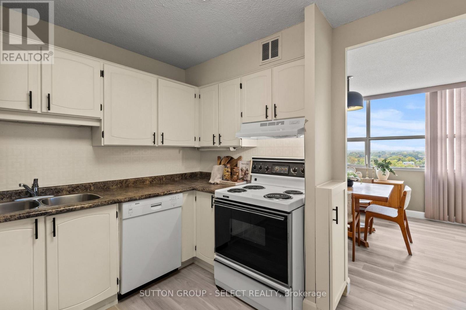 1702 - 380 King Street, London East, Ontario  N6B 3L6 - Photo 19 - X12660996