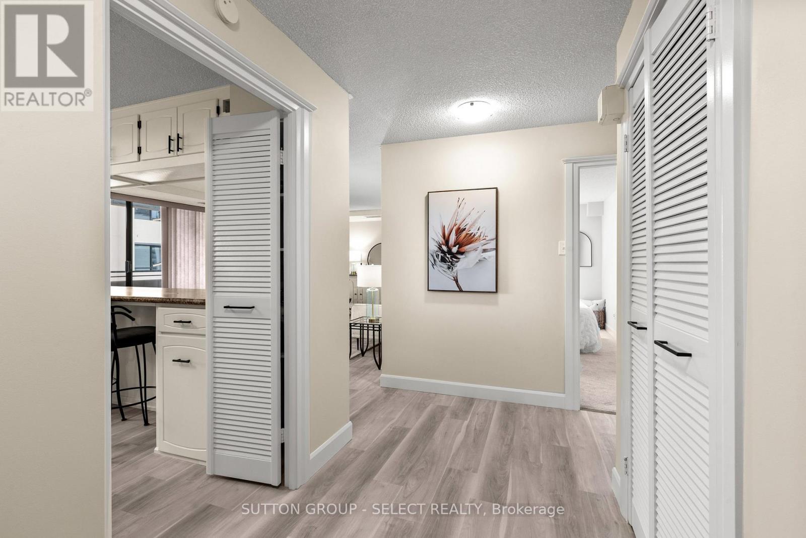 1702 - 380 King Street, London East, Ontario  N6B 3L6 - Photo 2 - X12660996