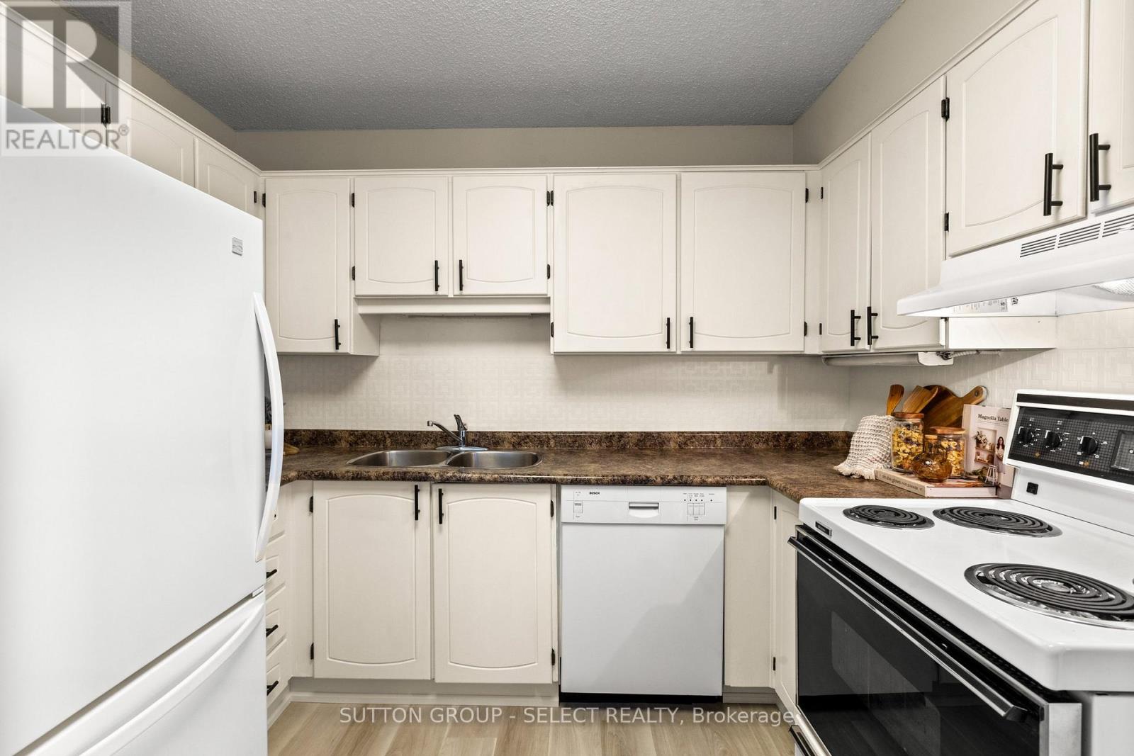 1702 - 380 King Street, London East, Ontario  N6B 3L6 - Photo 20 - X12660996