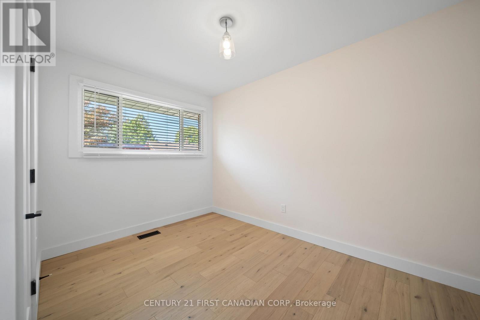 21 Marbenor Crescent, London East (East O), Ontario  N5W 1T4 - Photo 20 - X12661030